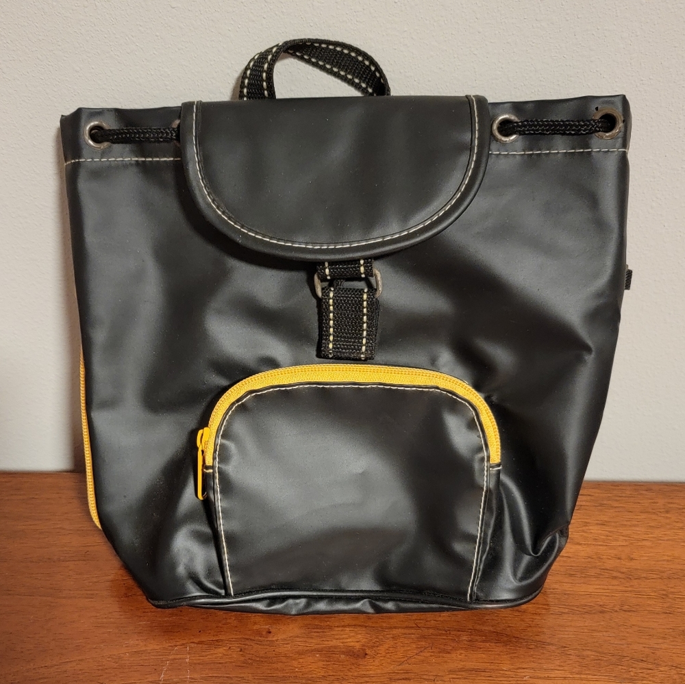 Black & yellow bucket bag